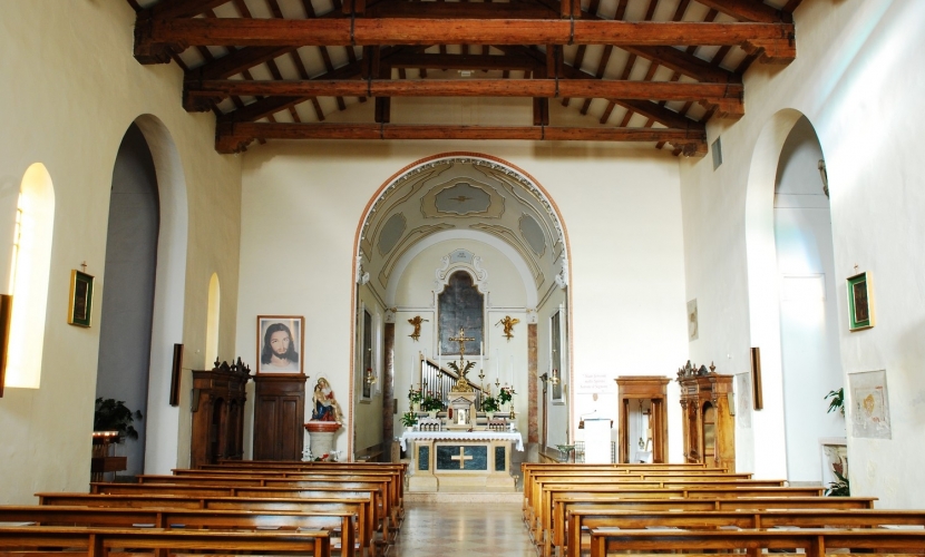 Interni chiesa di Stradella