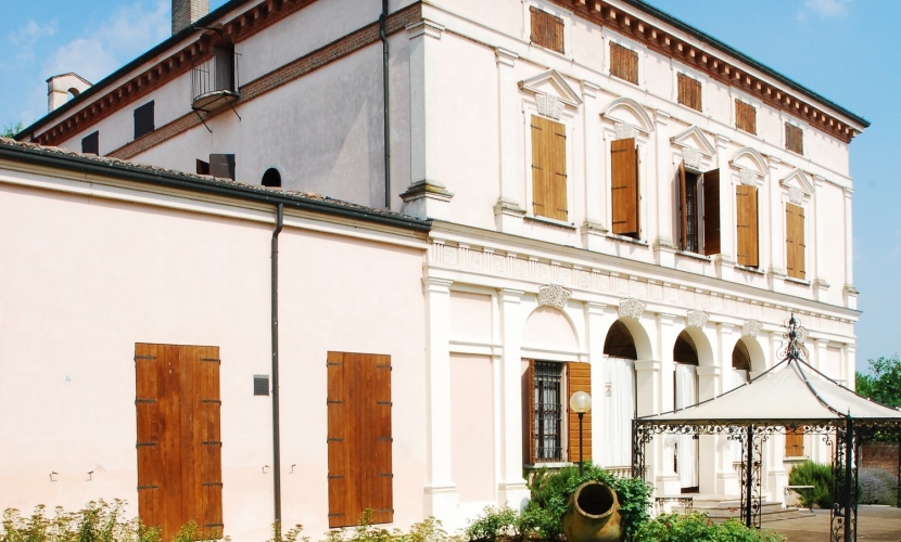 Villa di Bagno a Roncoferraro